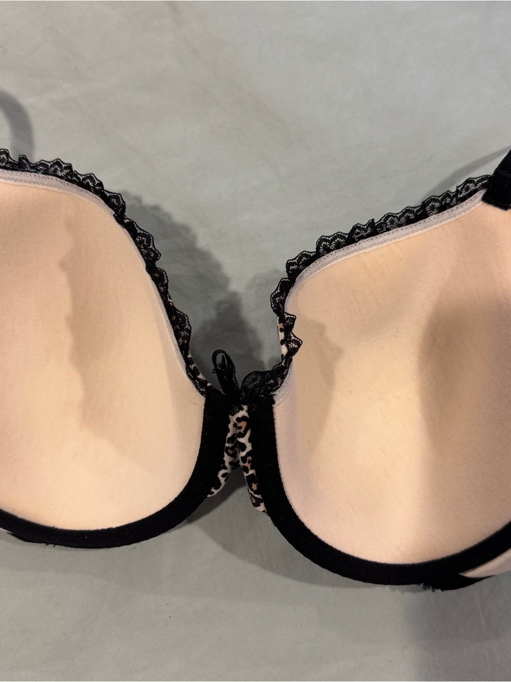 Victoria's Secret Leopard Bra 32DD - Picture 3 of 4